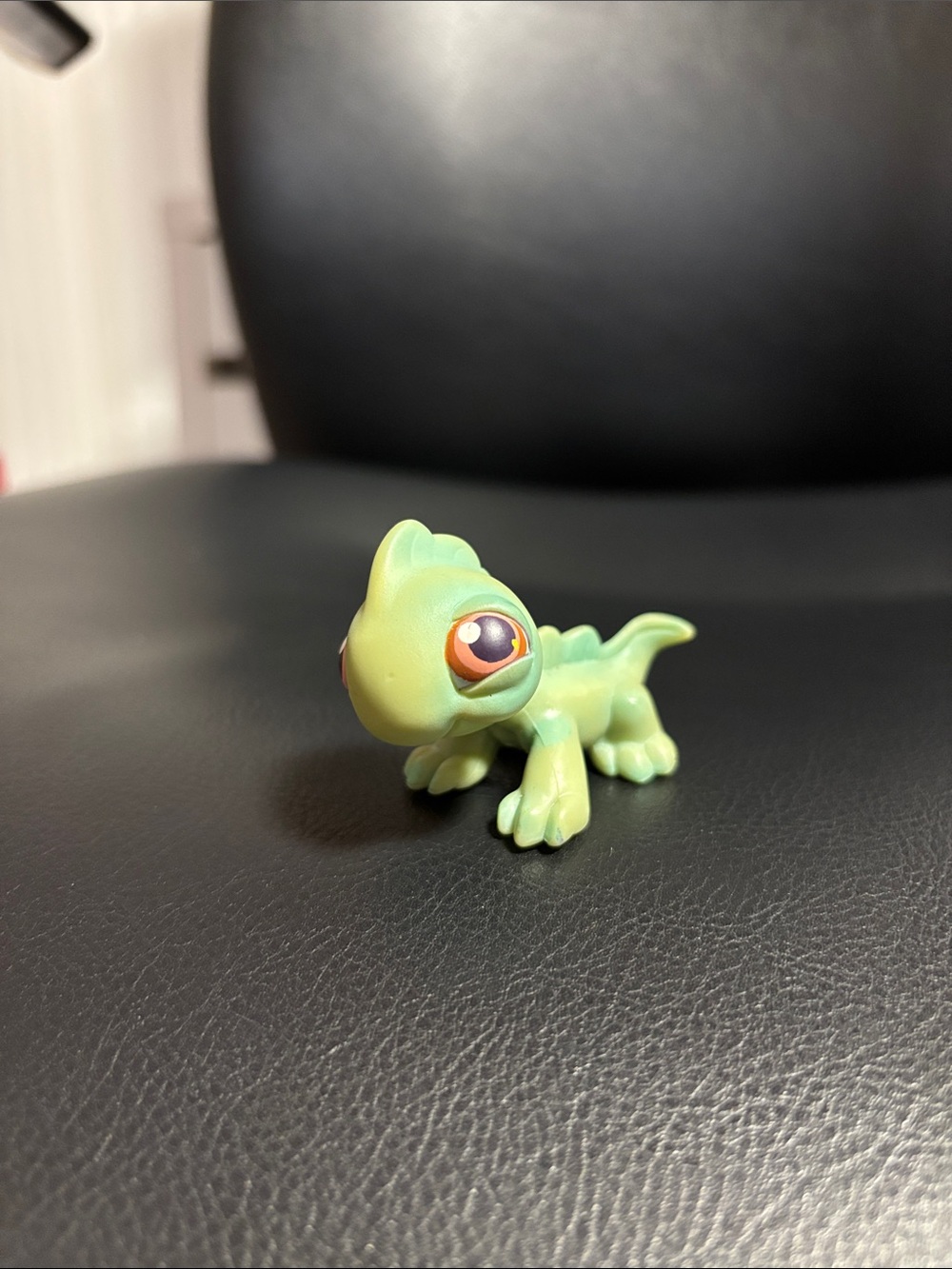 Littlest Pet Shop LPS #97 Green Iguana with Orange Eyes🦎